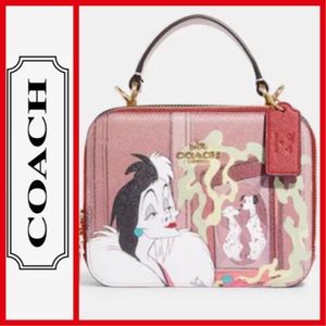 ❤️ 2XHP🪅DISNEY X COACH BOX CROSSBODY WITH CRUELA MOTIF